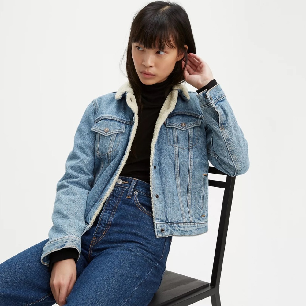 Levi’s blue Jean denim Sherpa jacket size smalll